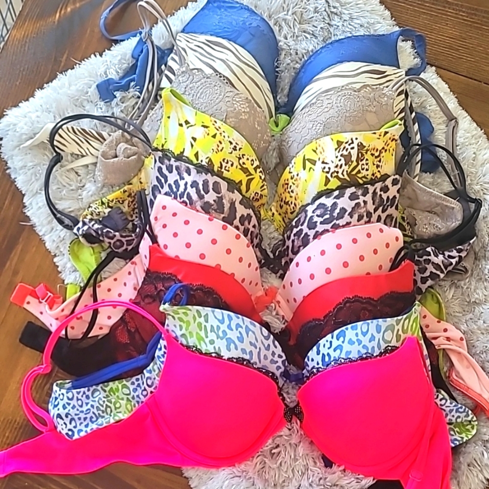 💫 Victoria secret Very sexy push up padded 36B bra. All 9 bras bundle